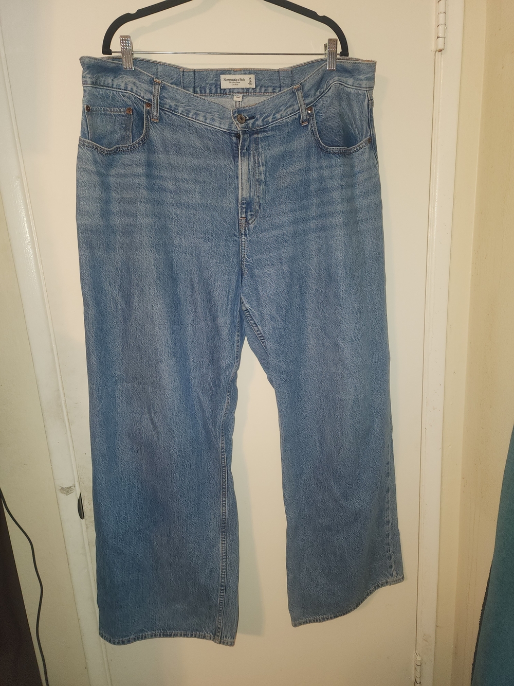 Abercrombie & Fitch Curve Love Baggy Ultra Loose Low Rise Jeans